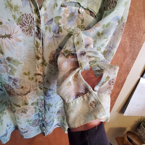 KUT FROM THE KLOTH. Sz 3X. Floral Sheet Top. Long Sleeves Button Up. Layering - Picture 4 of 5